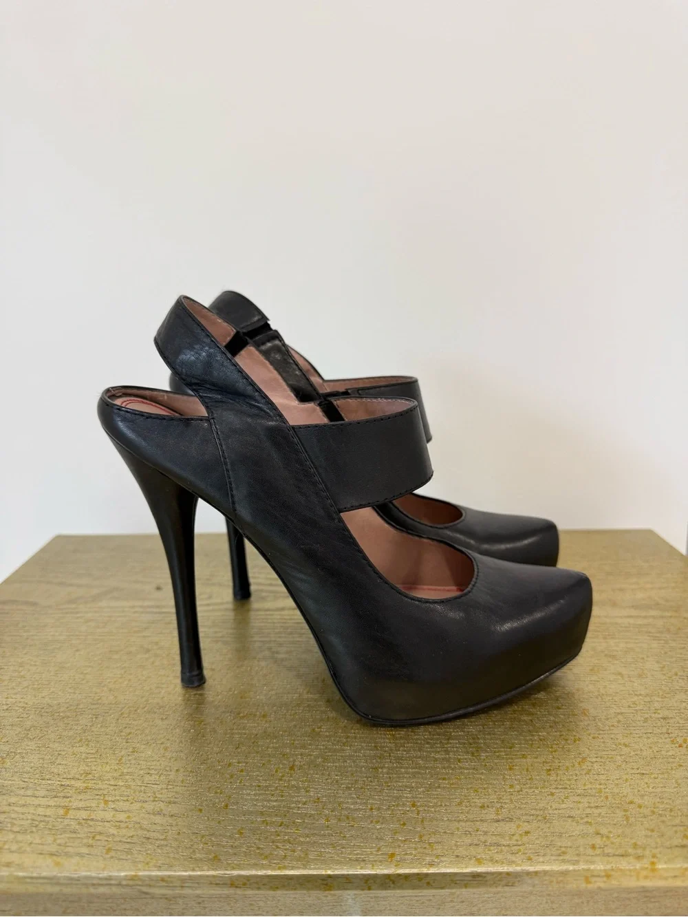 5/48 Saks Fifth Avenue leather platform hills 4.5” hill and 2” platform